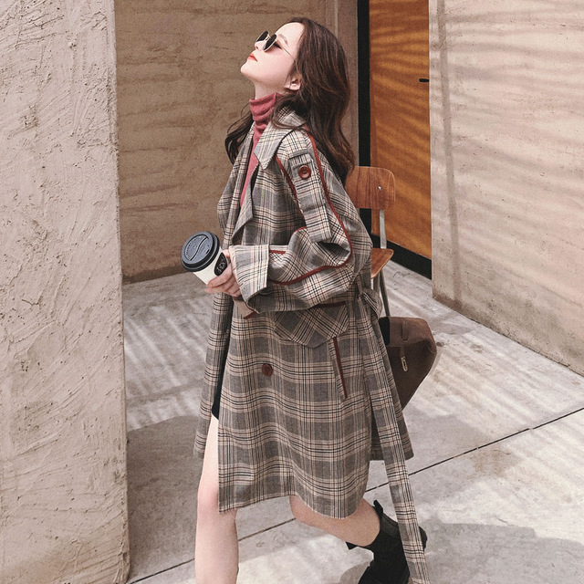 Retro Plaid windbreaker women's middle long small new Korean loose spring and autumn British wind co